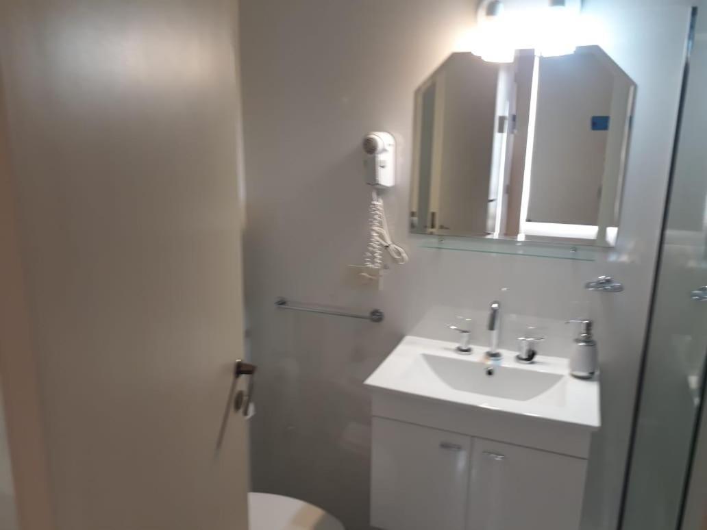 4 Ventanales Sobre La Avenida Corrientes Appartement Buenos Aires Buitenkant foto