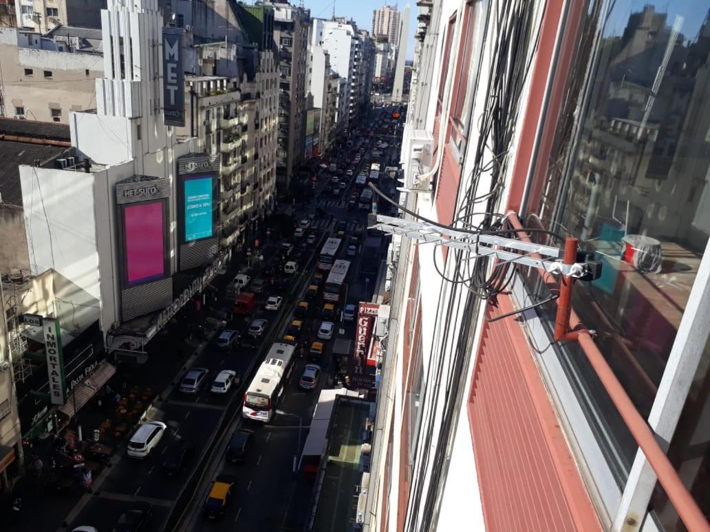 4 Ventanales Sobre La Avenida Corrientes Appartement Buenos Aires Buitenkant foto