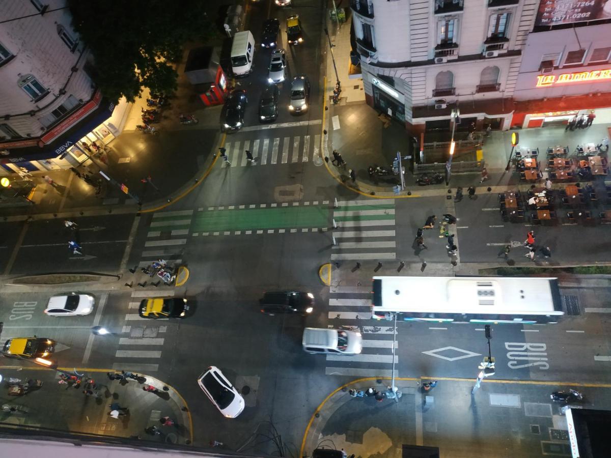 4 Ventanales Sobre La Avenida Corrientes Appartement Buenos Aires Buitenkant foto