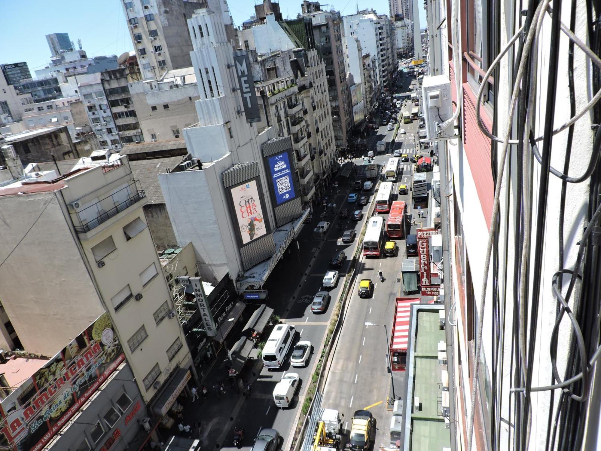 4 Ventanales Sobre La Avenida Corrientes Appartement Buenos Aires Buitenkant foto