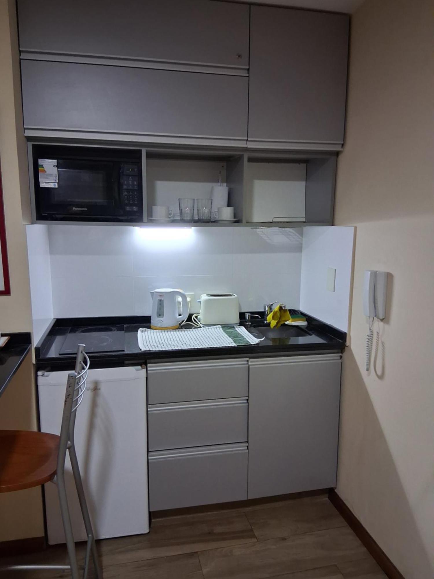 4 Ventanales Sobre La Avenida Corrientes Appartement Buenos Aires Buitenkant foto